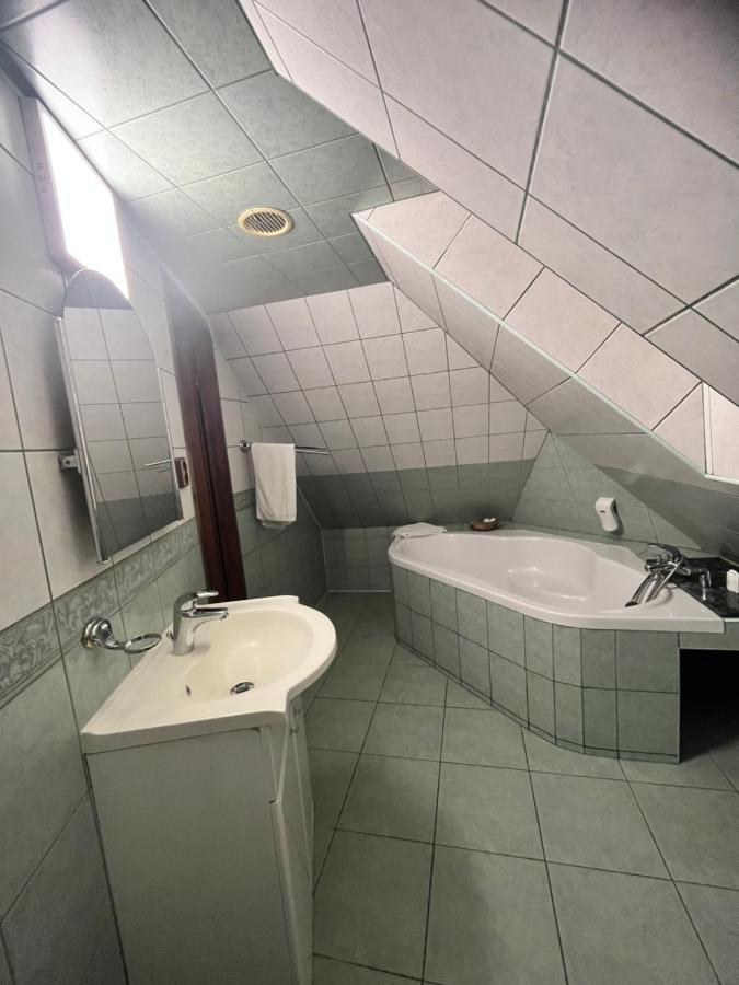 Hotel Zajazd Cicha Woda Maniowy Esterno foto